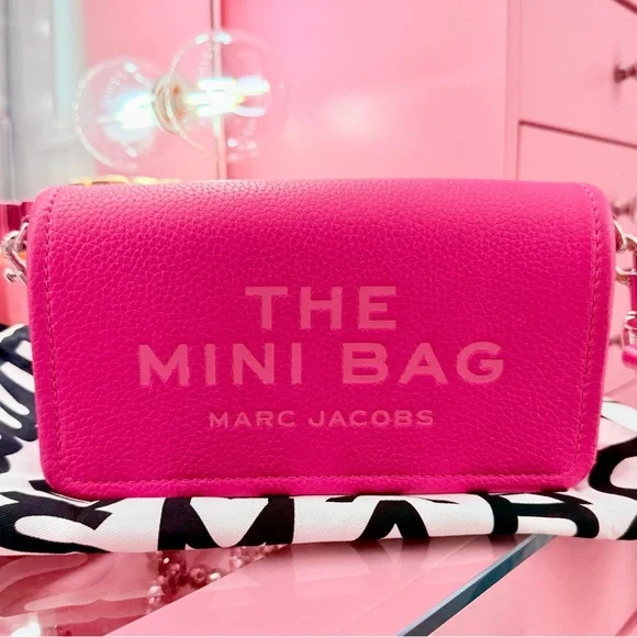 Marc Jacobs Hot Pink Leather Medium Tote Bag & Matching Mini Bag Wallet Set - Picture 2 of 12
